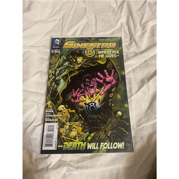 DC Sinestro wherever he goes