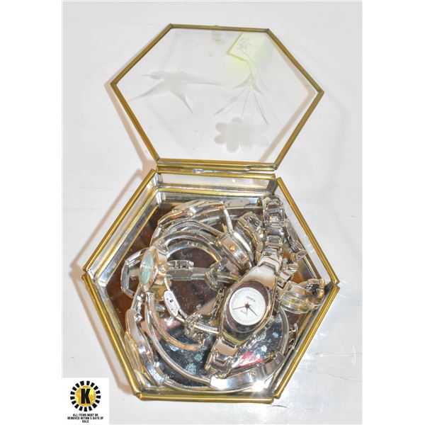 GLASS JEWELRY CASE FULL OF ASSORTED WOMENS WRIST