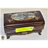 Image 1 : MOTHER OF PEARL ABALONE TRINKET BOX