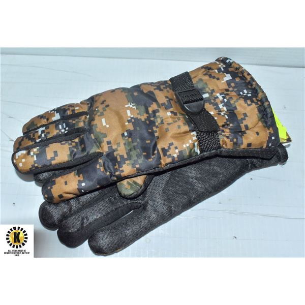 NEW M / L CAMO GLOVES