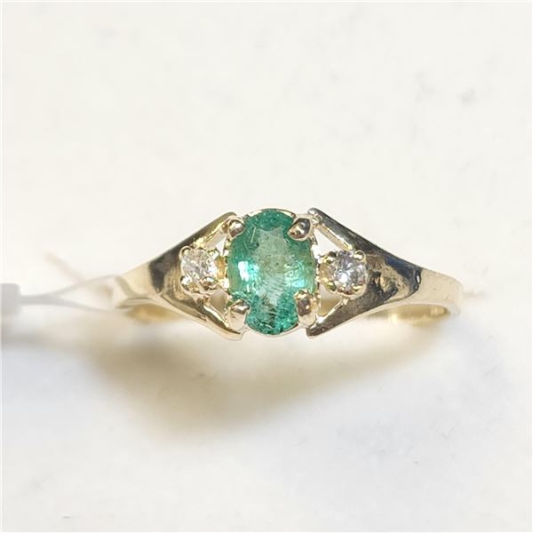 BZ1383-153 10K EMERALD/DIAMOND RING