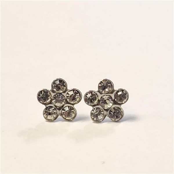 BZ1383-179 SILVER CRYSTAL EARRINGS