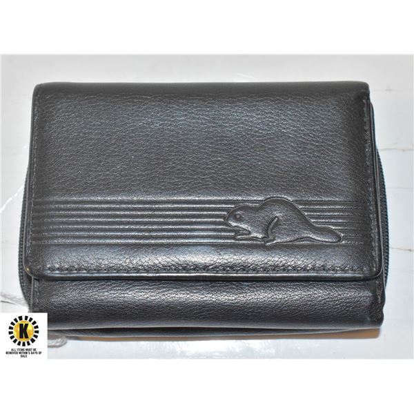 ROOTS LEATHER WALLET