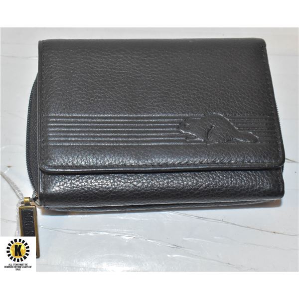 ROOTS LEATHER WALLET