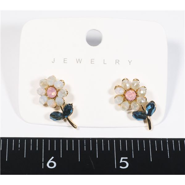 NEW FLOWER STUD EARRING