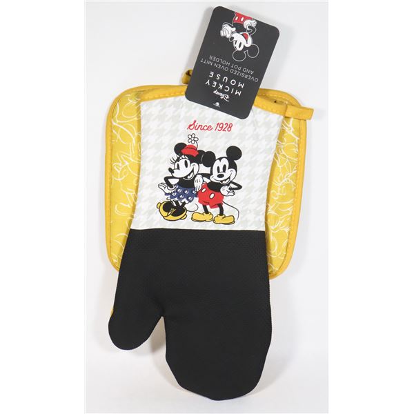 NEW DISNEY MICKEY MOUSE OVERSIZE OVEN MITT AND