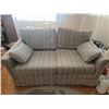Image 1 : Fabric Loveseat