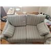 Image 2 : Fabric Loveseat