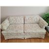Image 1 : Floral Loveseat