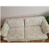 Image 2 : Floral Loveseat