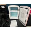 Image 2 : Lot of 1 AstroAI Portable Mini Fridge (Pink) - 4L/6 Can