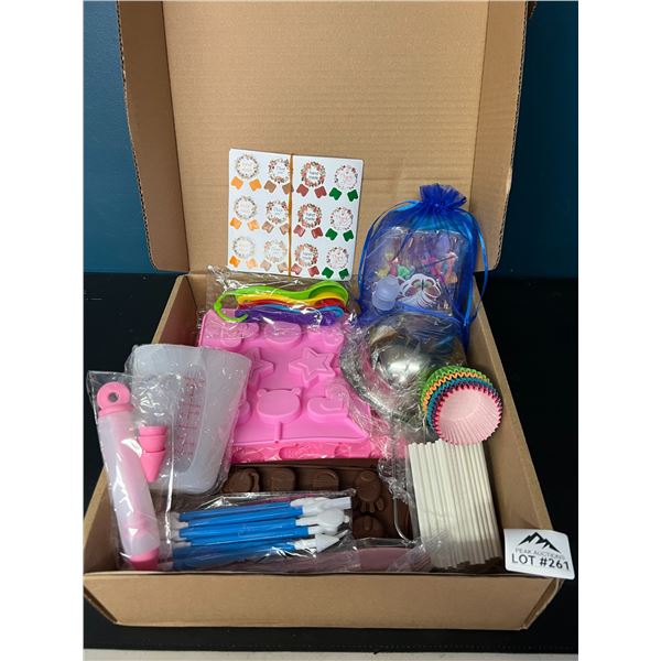 Lot of 1 Baking/Cake Decorating Supply Tool Set