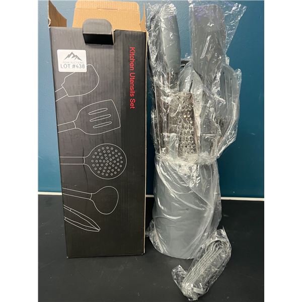 Lot of 1 Silicone Kitchen Utensils Set w/ Holder - Grey