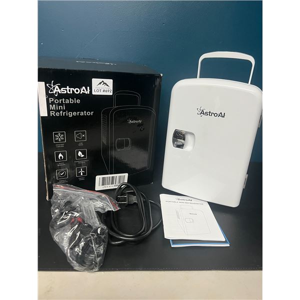 Lot of 1 AstroAI Portable Mini Fridge (White) - 4L/6 Can