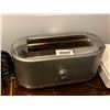 Image 2 : Kitchen Aid Extra long Toaster & cordless kettle