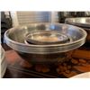 Image 2 : Stainless Steel Mixing Bowl 12 inch Lot of 8