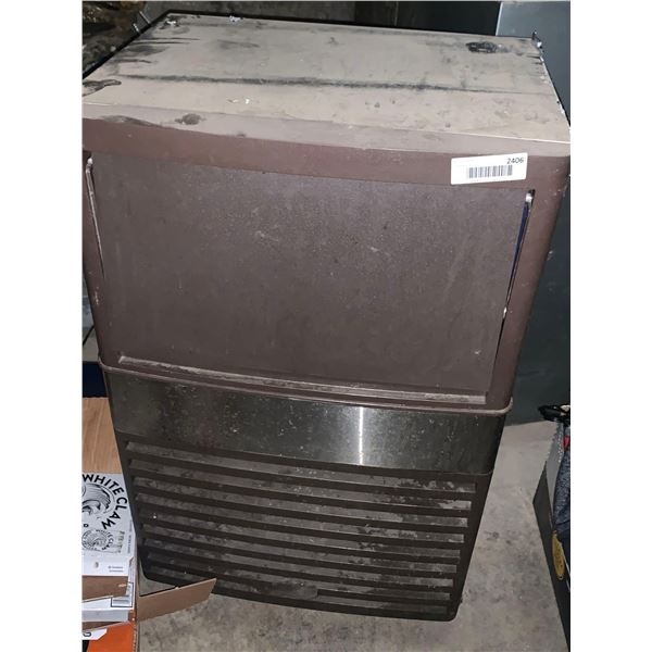 Vevor Ice machine - sold as is as it was not plugged in.