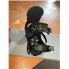 Image 5 : Burton Snowboard with Binding and Womens Mint size 7.5 boots