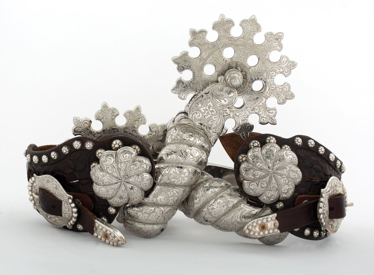 Massive Mexican Show Spurs