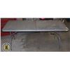 Image 1 : 6' LONG FOLD UP TABLE