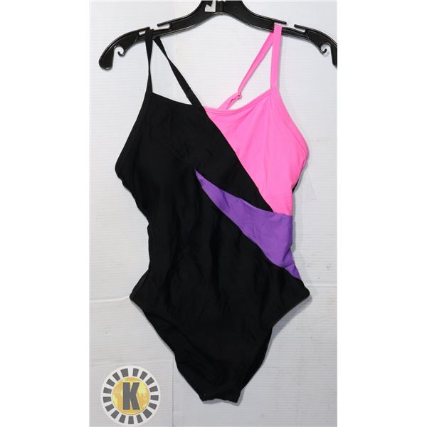 WOMENS ONE PIECE SWIMSUIT SIZE M