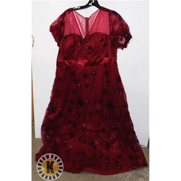 NEW WOMEN'S SIZE 2X BURGUNDY LANTERN SLEEVE STAR