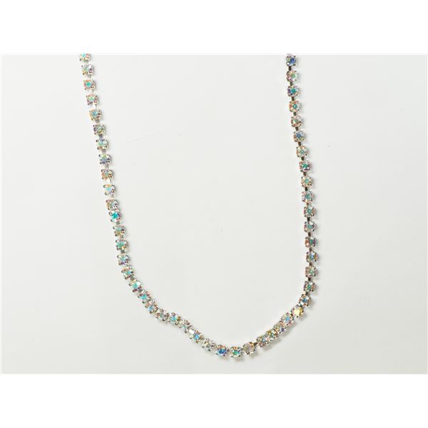 HIGH FASHION CRYSTAL NECKLACE