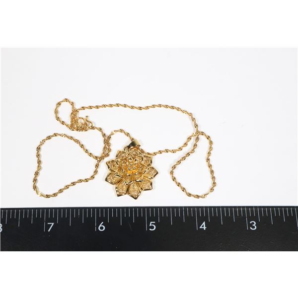 NEW GOLD TONE FLOWER CHARM NECKLACE