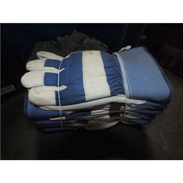 6 Pairs Of Work Gloves