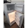 Image 2 : GE White Refrigerator