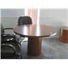 Image 1 : Round Table