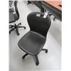 Image 1 : 24-Black Plastic Task Chairs - 24 X $