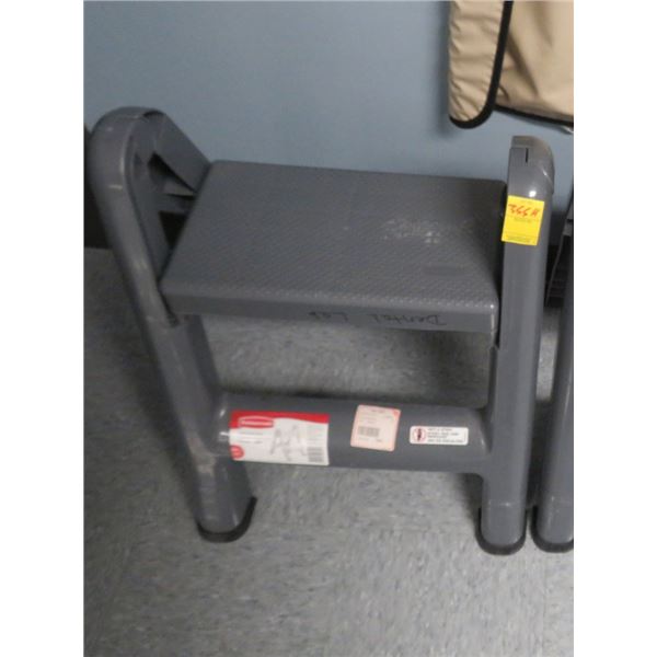2-Rubbermaid 2 Step Stools - 2 X $