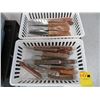 Image 1 : Knives & Spreaders (2 Bins)