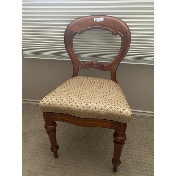 Huppe Victoriaville Dresser 38L x 18D x 48H