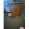 Image 3 : Oak Bedside Table 22 x 16 x 22H