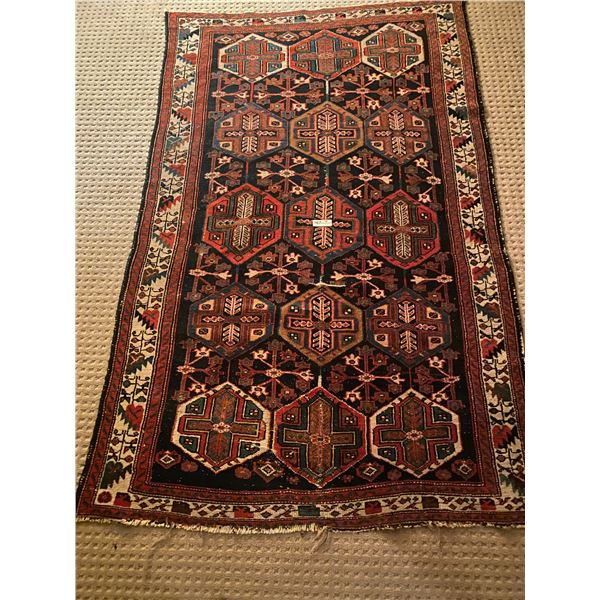 Persain style Traditional rectangular rug 50'' x 115''