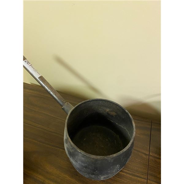 Antique Victorian Cast Iron Iron Pot 7"