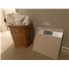 Image 2 : Bathroom Scale & Supplies