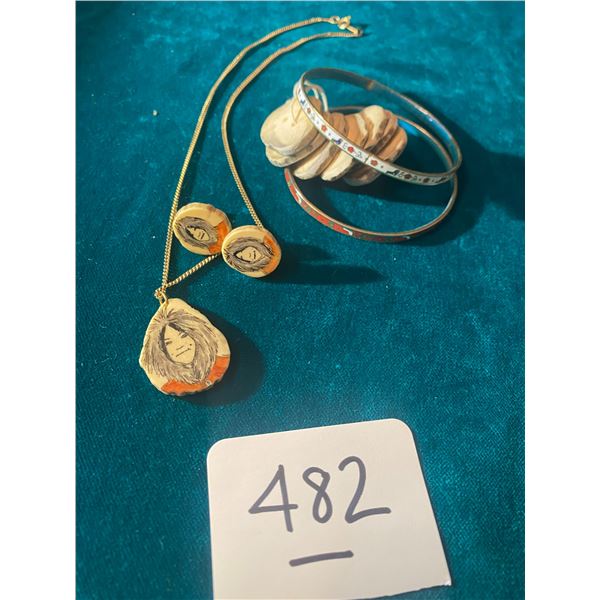 Inuit Carving Skrimshaw