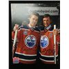 Image 1 : WAYNE GRETZKY AND CONNOR MCDAVID DUAL SIGNED 8 X 10 (GCG HOLO)