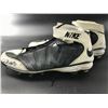 Image 3 : CHRIS WELLS DUAL SIGNED GAME USED FOOTBALL CLEATS (JSA/CARDINALS COA)