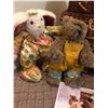 Image 4 : "Ivy + Bean Movie"   Bean's bedroom content - Includes Stuffed toys, dolls, wicker basket.
