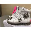 Image 2 : "Ivy + Bean Movie"  - Two pairs  Hero Vanessa sneakers (sizes 36 and 37)