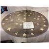 Image 1 : "Ivy + Bean Movie" IVY's bedroom - Round area rug (Approximately 59in diameter)