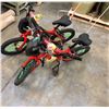 Image 3 : "Ivy + Bean Movie"  - Pancake court - Group of two kids bicycles with helmets