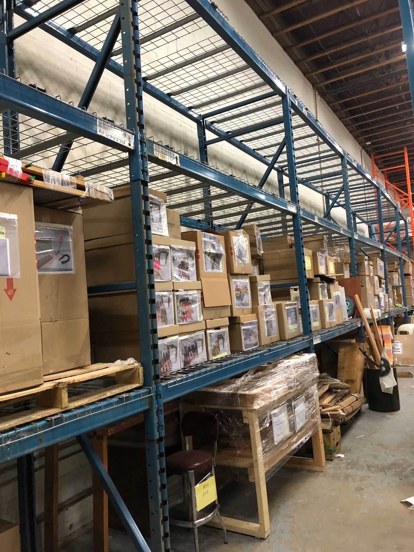 Blue Warehouse Pallet racking - includes Seven vertical uprights , 18 ...