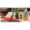 Image 1 : "Ivy + Bean Movie" - Group of assorted kids toys & wall hangings