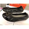 Image 2 : "Ivy + Bean Movie" 3 pairs of Geox Respira brand kids' shoes (size 34)