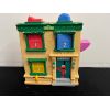 Image 1 : NO RESERVE SESAME STREET 1970s COLLECTIBLE HOUSE WITH CHARACTER 